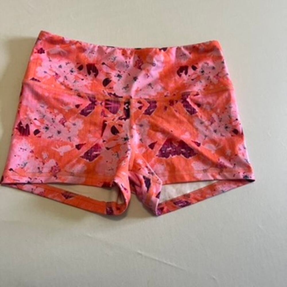 Fleo Pink floral workout booty shorts M